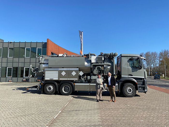 The first KOKS EcoVac vacuum truck delivered to Inducat Global Technology Services GmbH